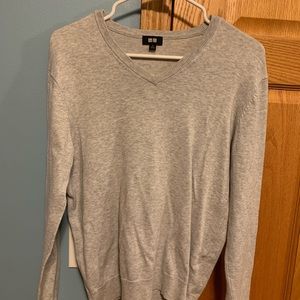 Uniqlo V Neck Sweater Size Small